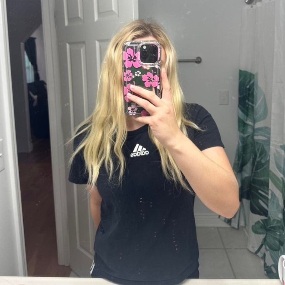 Black Adidas Center Logo Tshirt Women's Size Medium Only worn a few times!